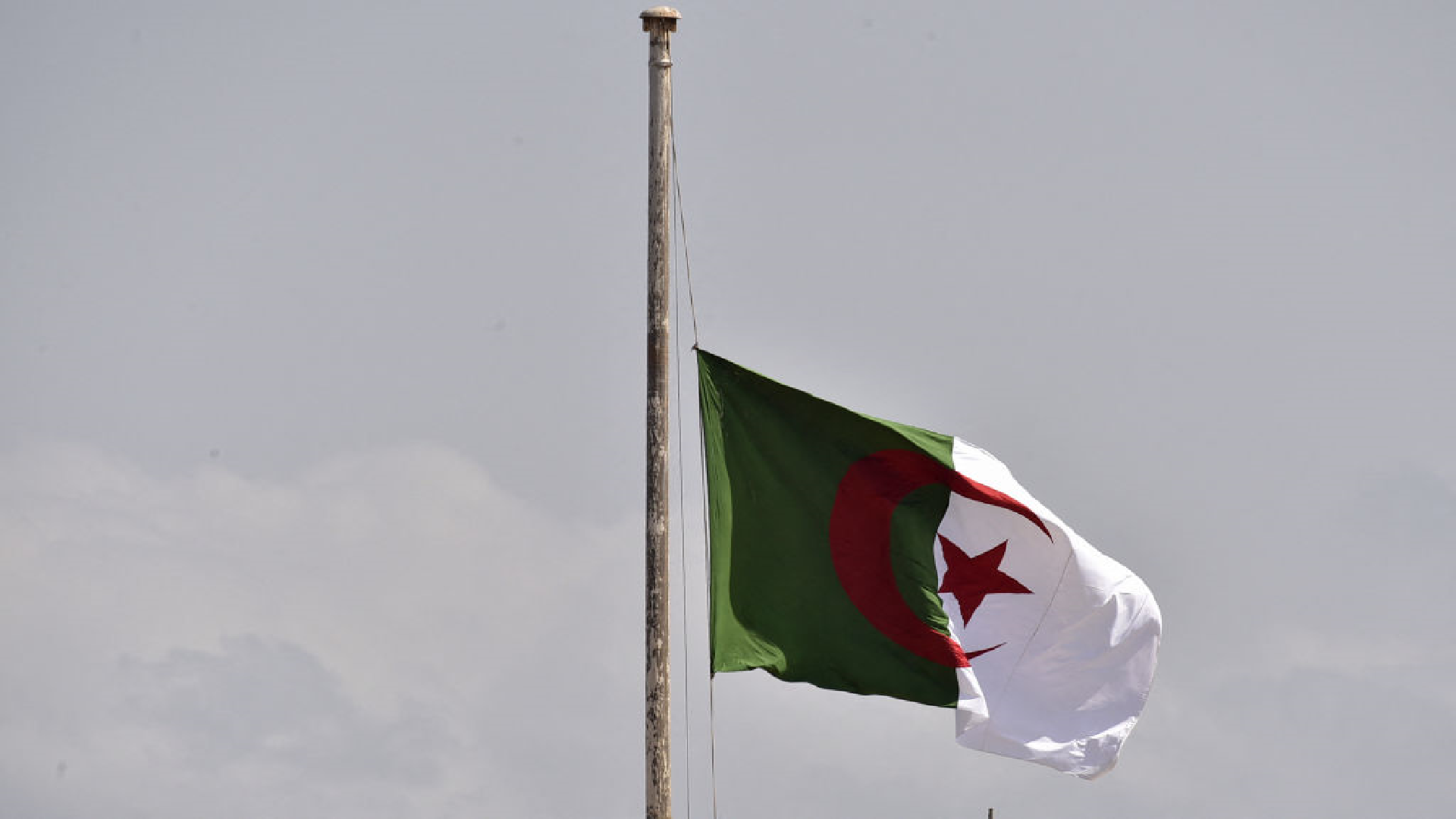 Two injured as quake rocks Algeria port city